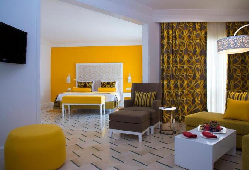 סוויטת ג'וניור נוף לים, Radisson Blu Resort & Thalasso, Hammamet