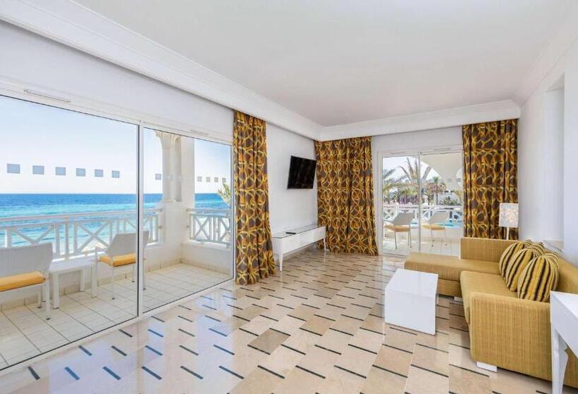 סוויטת ג'וניור נוף לים, Radisson Blu Resort & Thalasso, Hammamet