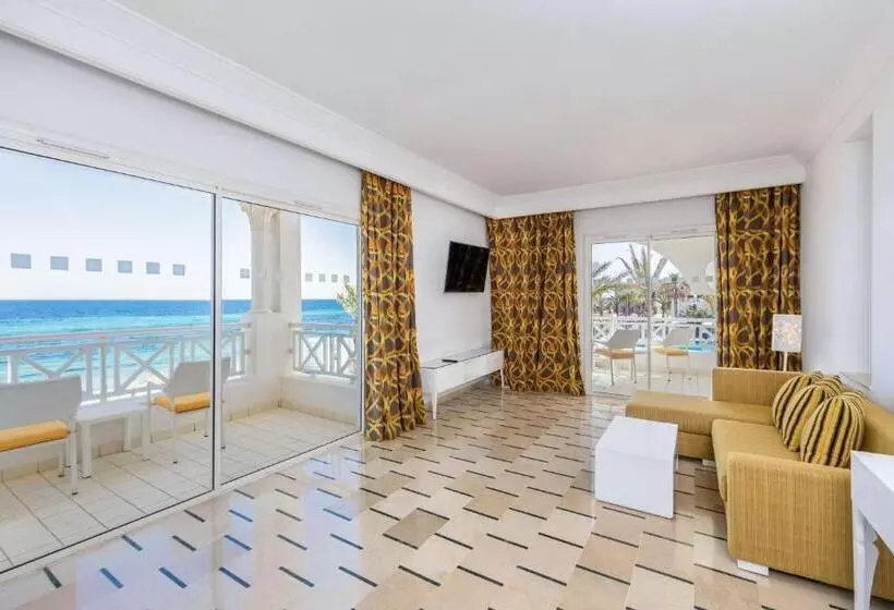 سوییت جونیور با چشم‌انداز دریا, Radisson Blu Resort & Thalasso, Hammamet