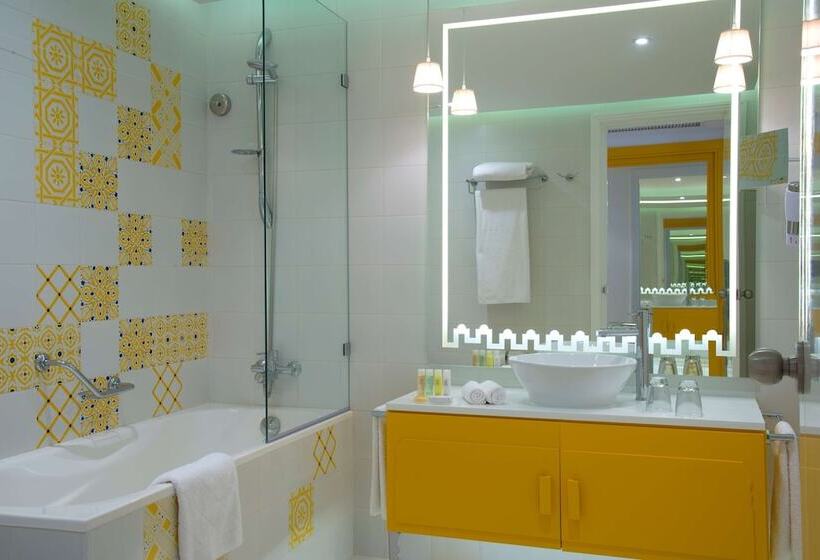 חדר פרמיום נוף לים, Radisson Blu Resort & Thalasso, Hammamet