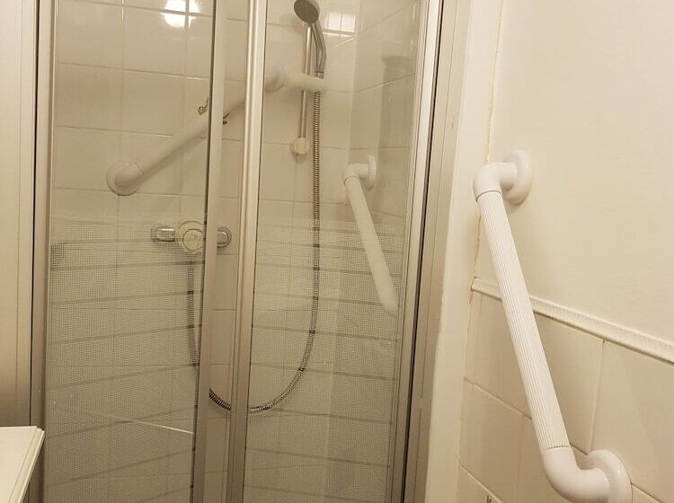 غرفة قياسية فردية, Edward