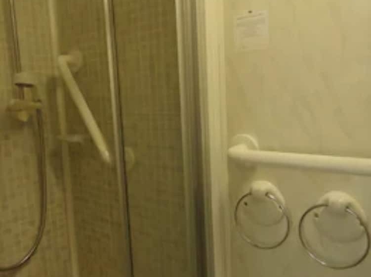 غرفة قياسية, Edward