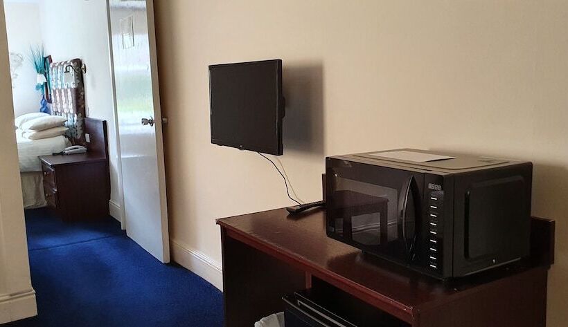 غرفة سوبيريور, Edward