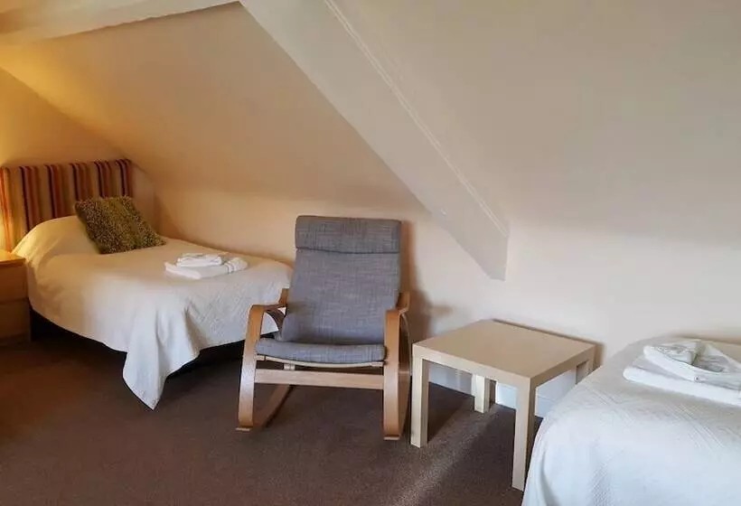 Chambre Triple Standard, Edward