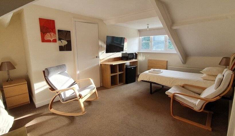 غرفة قياسية ثلاثية, Edward