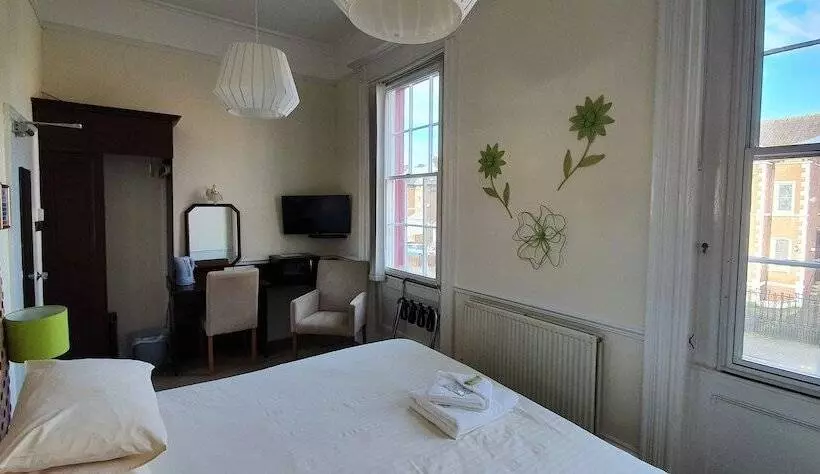 Chambre Standard Lit Double, Edward
