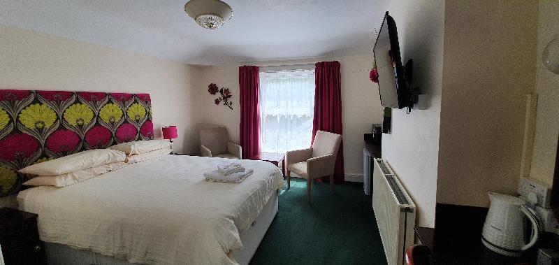 غرفة سوبيريور, Edward