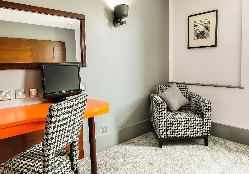 اتاق خانوادگی, Sheffield Metropolitan