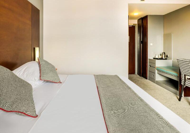 اتاق خانوادگی, Sheffield Metropolitan