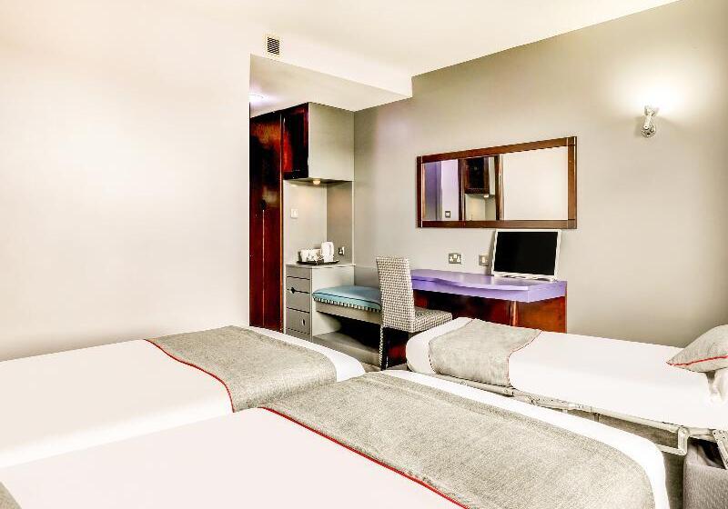 اتاق استاندارد سه نفره, Sheffield Metropolitan