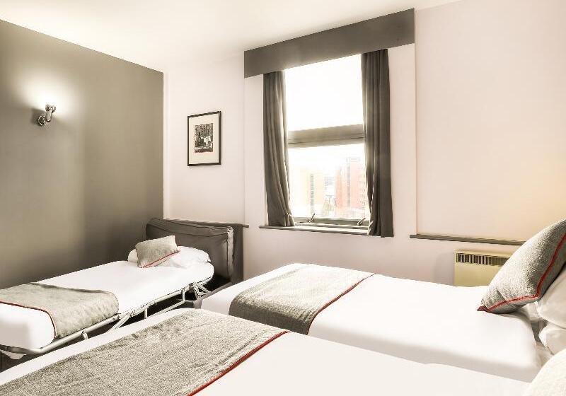 اتاق استاندارد سه نفره, Sheffield Metropolitan