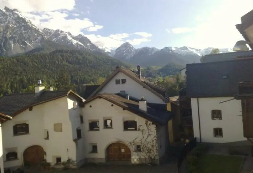 اتاق استاندارد یک تخته با سرویس بهداشتی مشترک, B&b Hotel & Appartements Chasa Valär