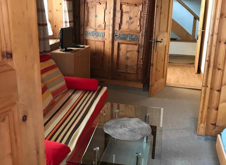 バス共有のスタンダードルーム, B&b Hotel & Appartements Chasa Valär