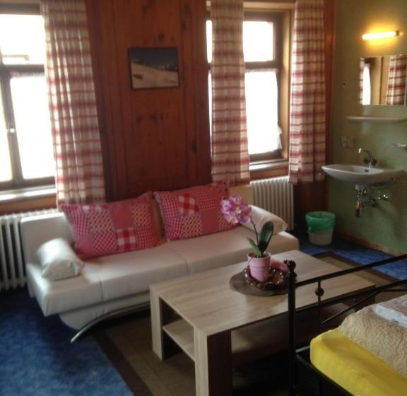 バスルーム共有のトリプルスタンダード, B&b Hotel & Appartements Chasa Valär