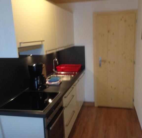 バスルーム共有のトリプルスタンダード, B&b Hotel & Appartements Chasa Valär