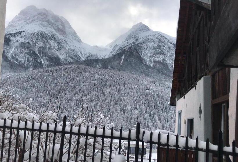 Трехместный Номер Стандарт Совместная Ванная, B&b Hotel & Appartements Chasa Valär