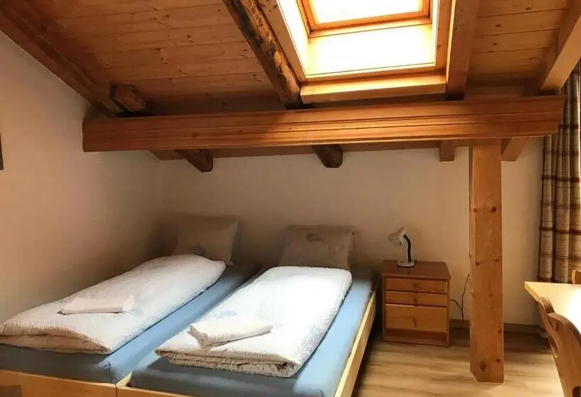 آپارتمان خانوادگی, B&b Hotel & Appartements Chasa Valär