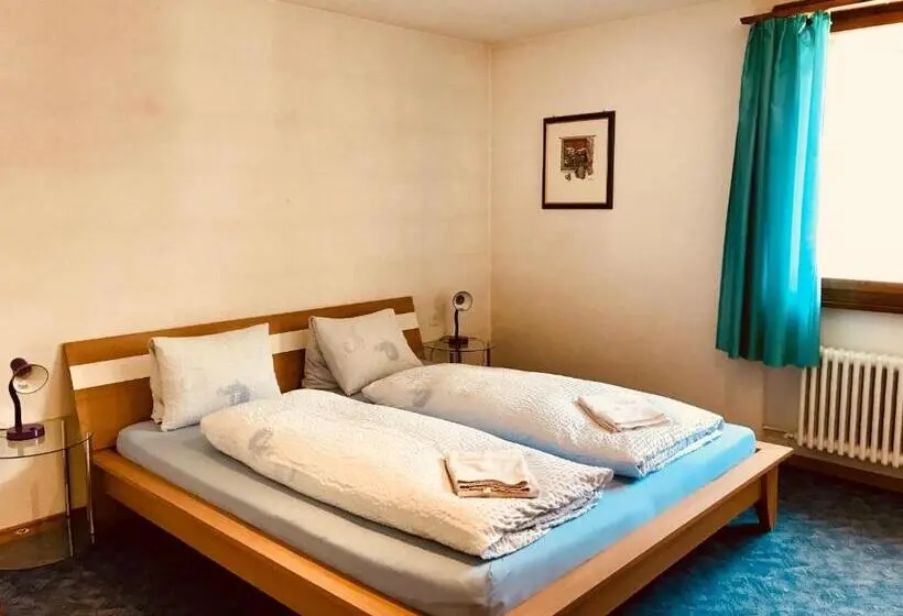 آپارتمان خانوادگی, B&b Hotel & Appartements Chasa Valär