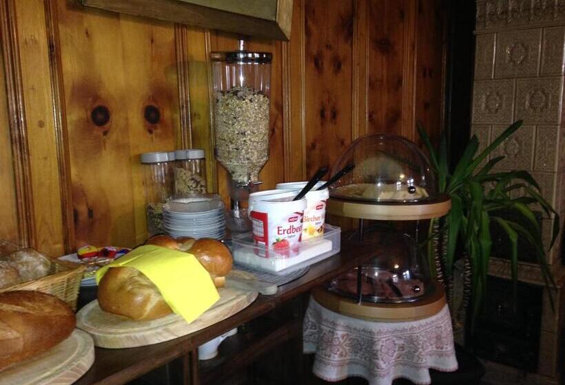 浴室共有のエコノミールーム, B&b Hotel & Appartements Chasa Valär