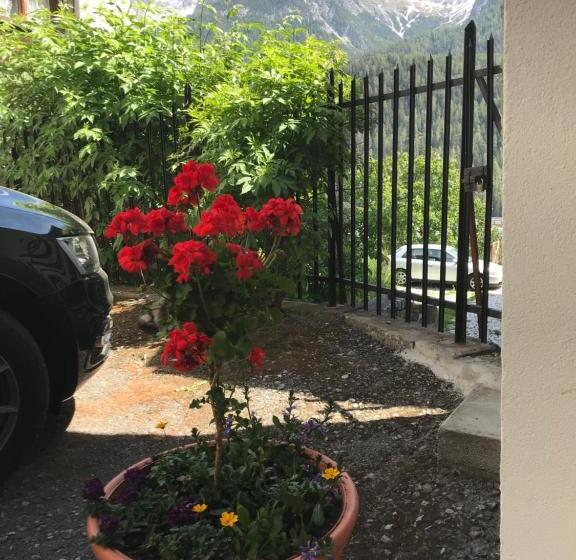 バスルーム共有のシングルスタンダード, B&b Hotel & Appartements Chasa Valär