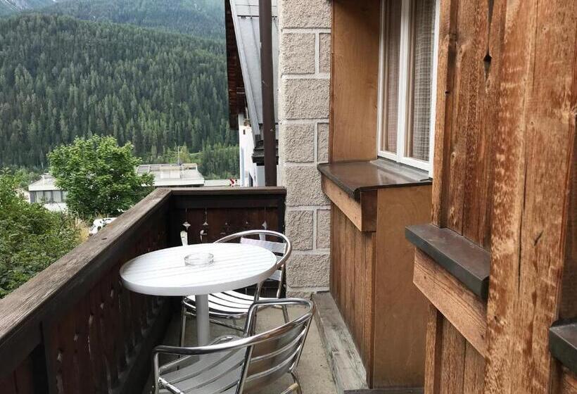 バルコニー付きスタンダードステューディオ, B&b Hotel & Appartements Chasa Valär