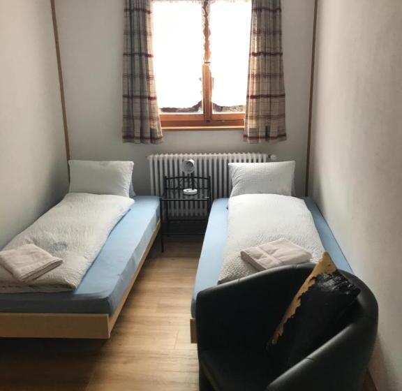 バルコニー付きスタンダードステューディオ, B&b Hotel & Appartements Chasa Valär