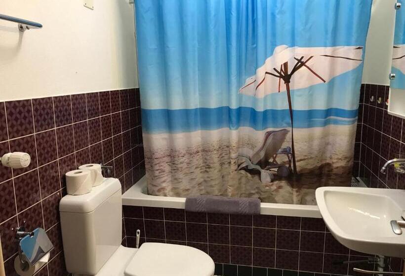 浴室共有のエコノミールーム, B&b Hotel & Appartements Chasa Valär