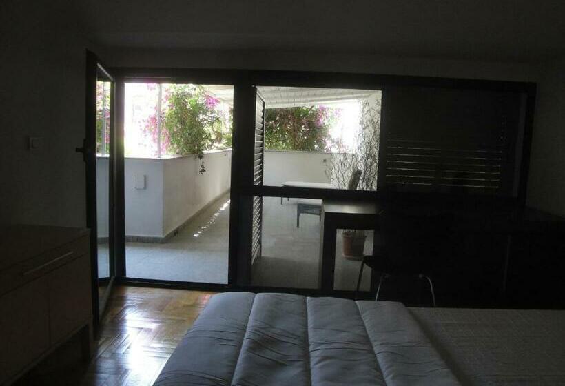 スタンダードルーム, B&b Stazione