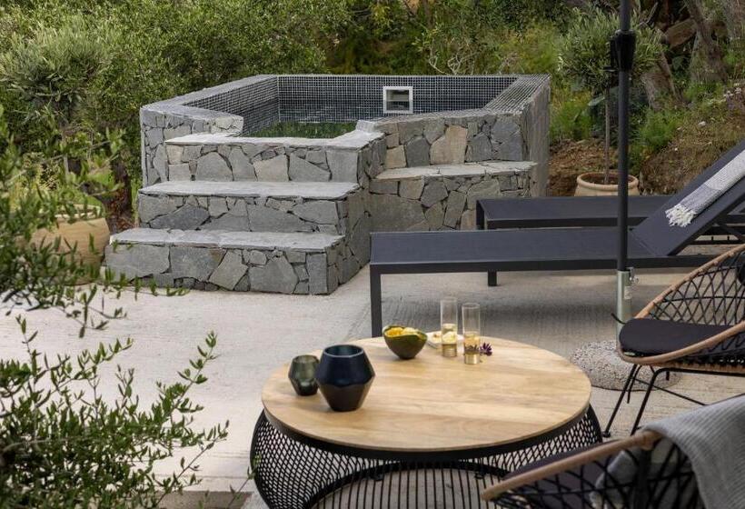 סוויטה אקזקיוטיב, Just Be