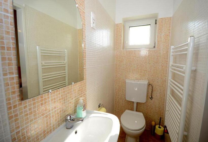 标准间, Szárszó Panzió