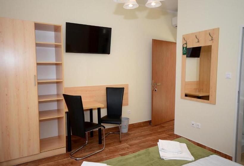 标准间, Szárszó Panzió