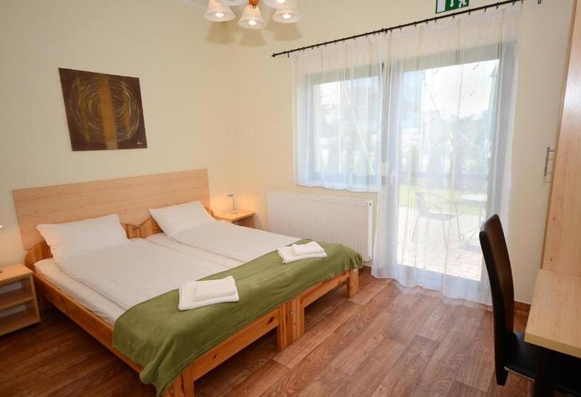 标准间, Szárszó Panzió