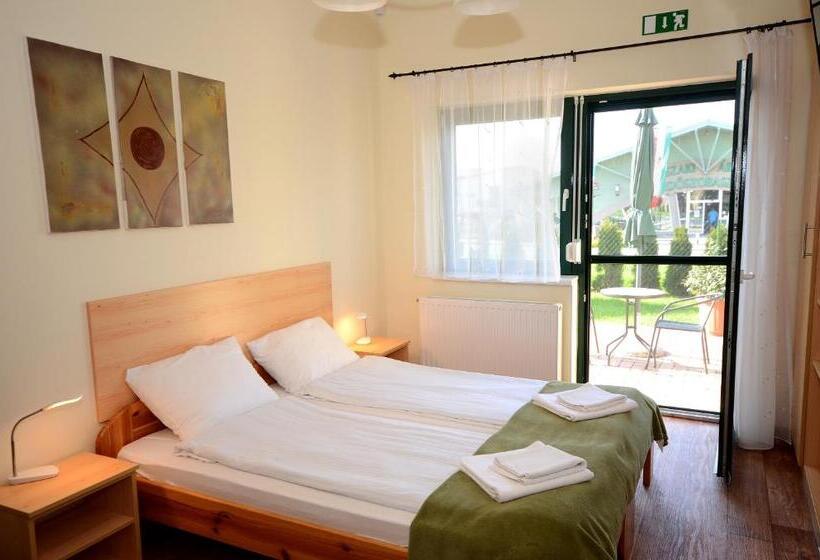 基本间, Szárszó Panzió