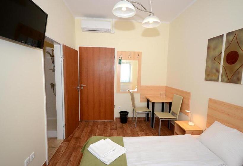 基本间, Szárszó Panzió