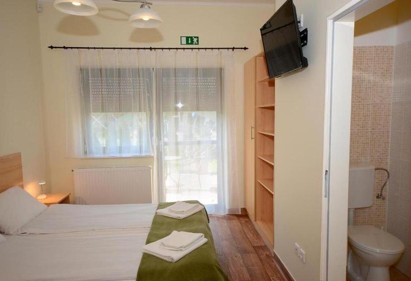 基本间, Szárszó Panzió