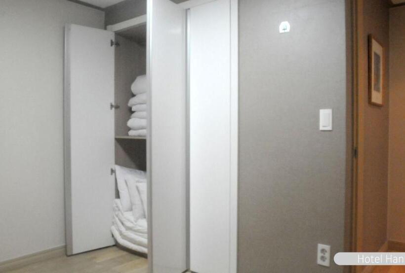 شقة غرفة نوم واحدة مزودة بشُرفة, Hansan