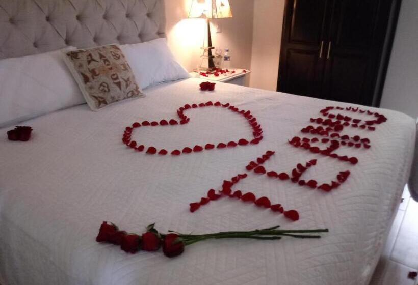 キングサイズベッドのデラックスルーム, Lila