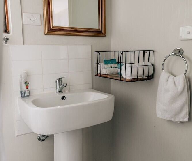 ファミリールーム, Port Albert Motel