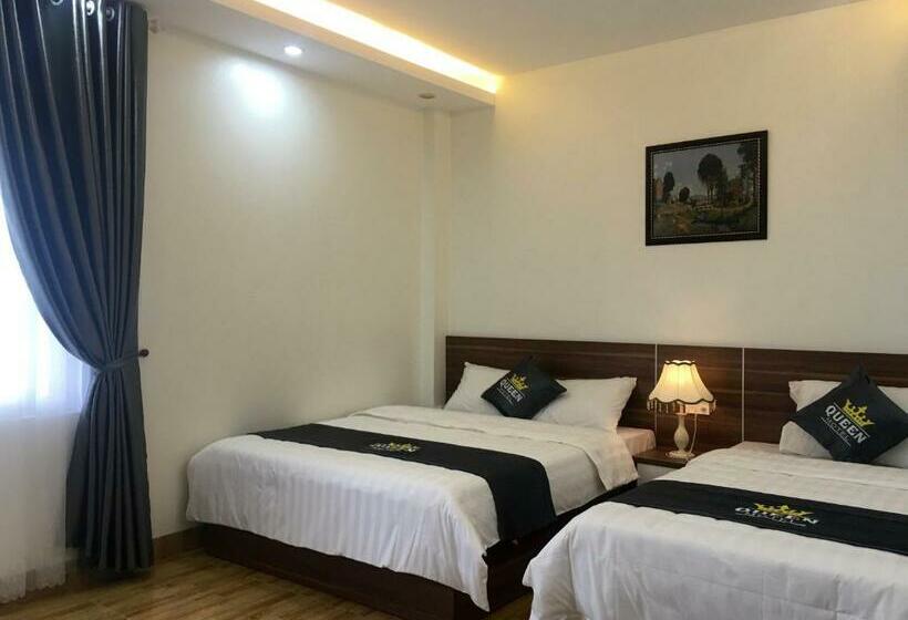 اتاق خانوادگی با چشم‌انداز دریا, Queen Motel