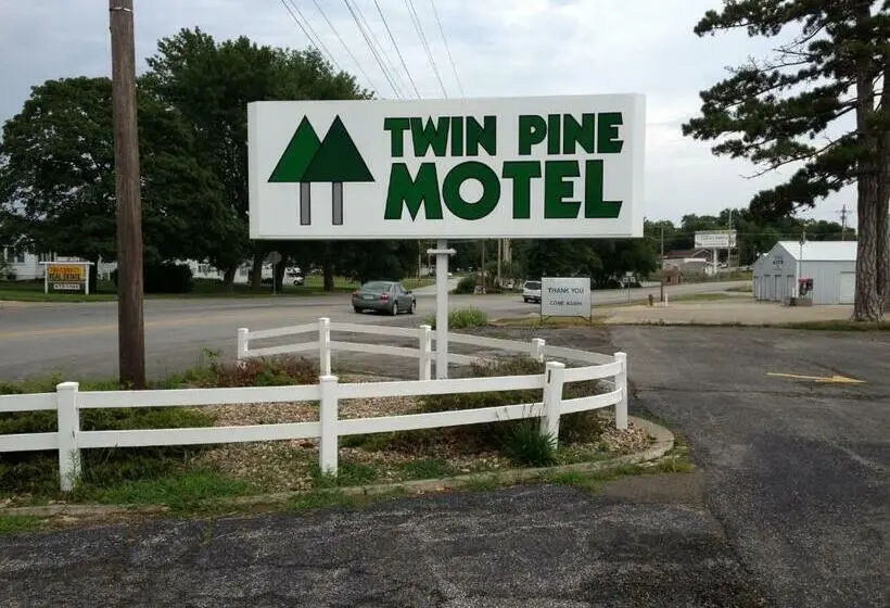 キングサイズベッドのスタンダードルーム, Twin Pine Motel