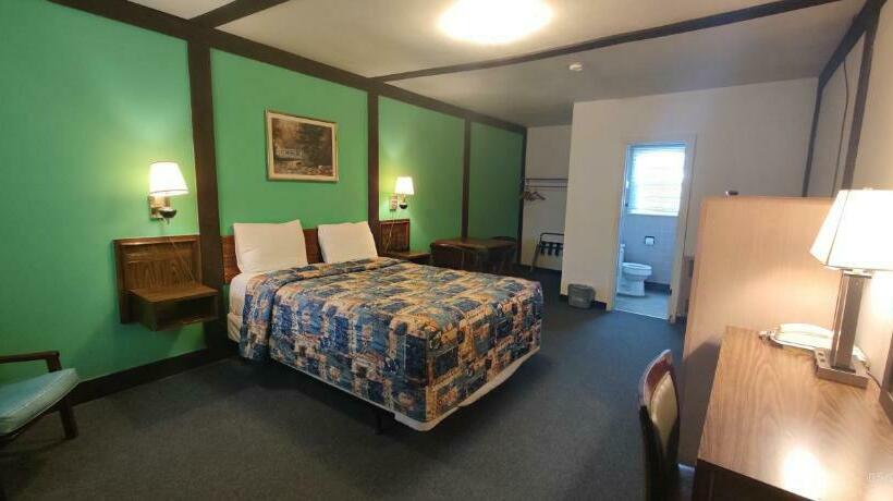 غرفة قياسية, Twin Pine Motel