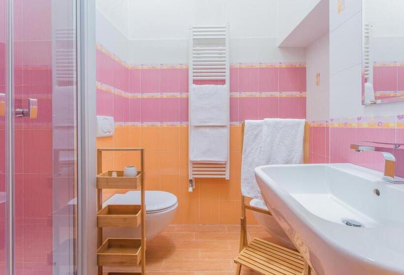 חדר סטנדרט לארבעה, B&b White Moon