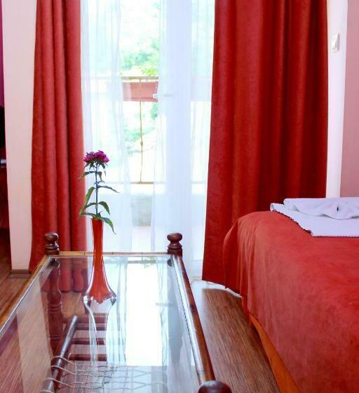 חדר סטנדרט לשלושה, Family Hotel Flora