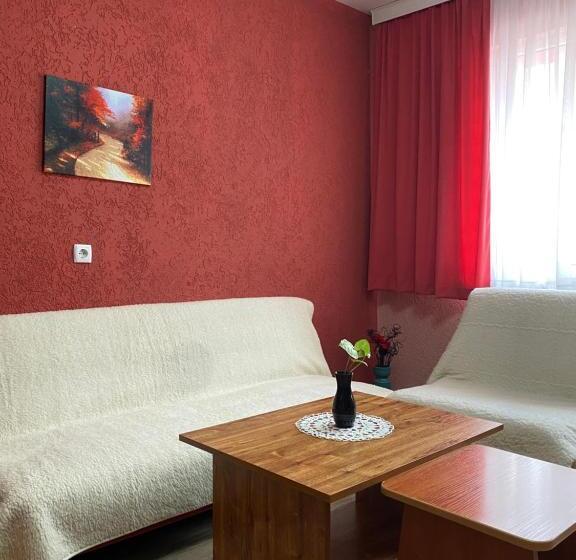 סוויטה משפחתית, Family Hotel Flora