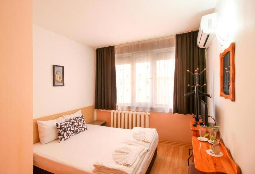 חדר סטנדרט, Family Hotel Flora