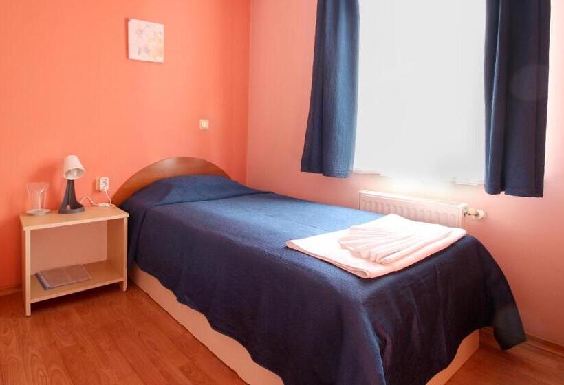 חדר סטנדרט יחיד, Family Hotel Flora