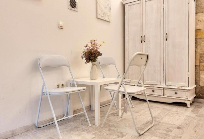 اتاق کلاسیک سه تخته, Apartments Villa Mike