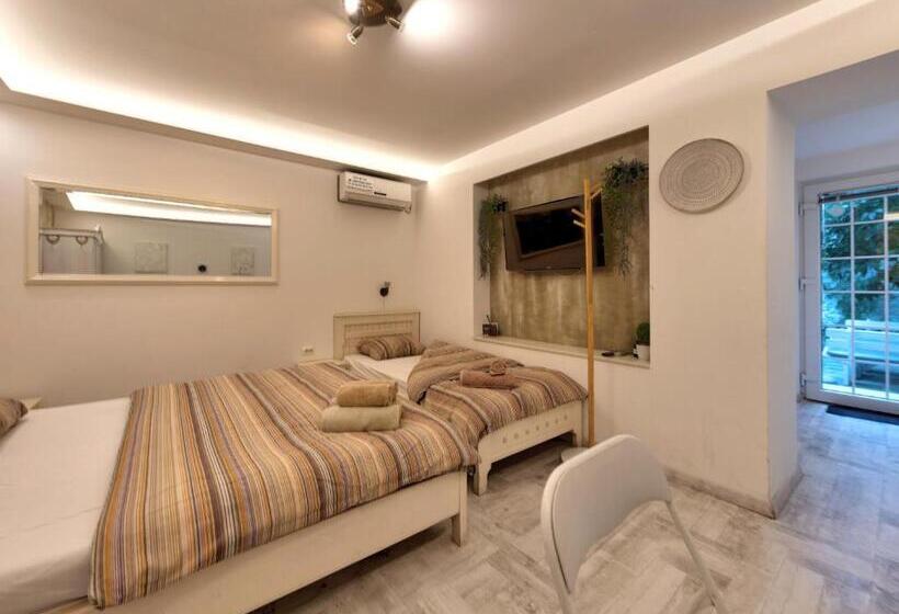 اتاق کلاسیک سه تخته, Apartments Villa Mike