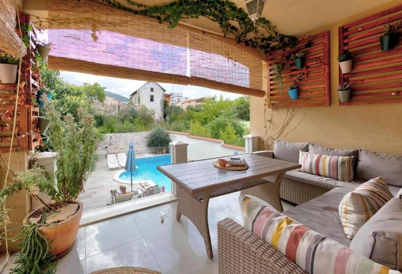 سوییت خانوادگی, Apartments Villa Mike