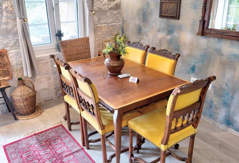 سوییت خانوادگی, Apartments Villa Mike